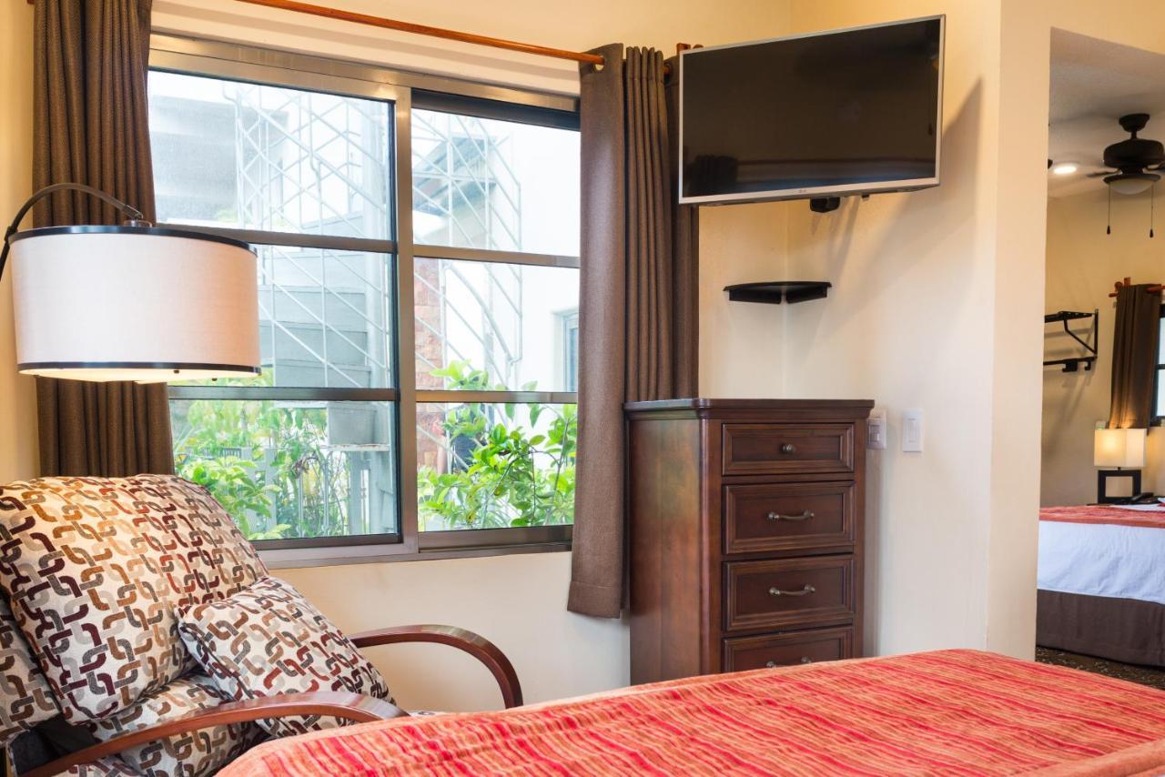 Alamos Inn Hotel Con Jacuzzi Y Piscina カンクン エクステリア 写真