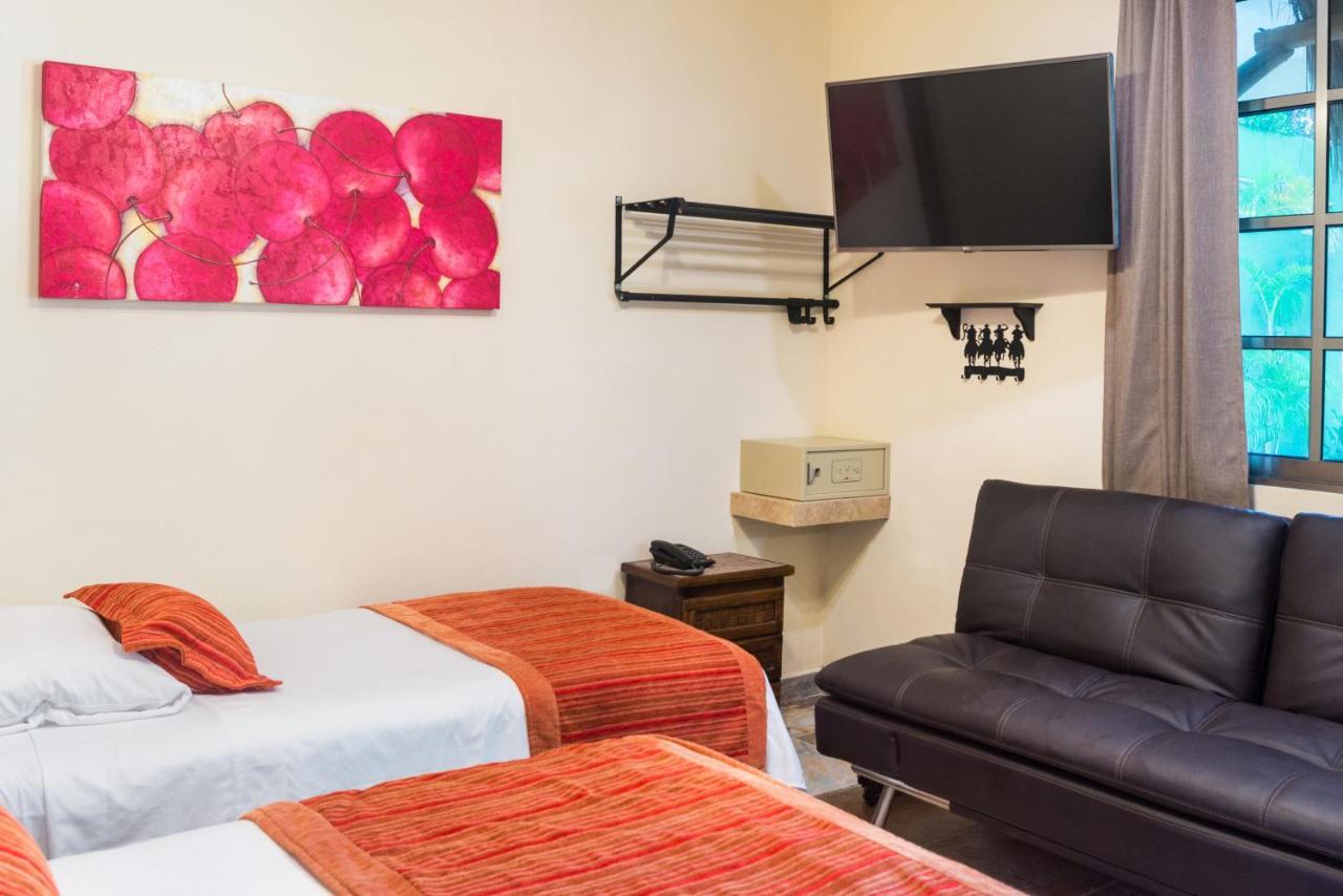 Alamos Inn Hotel Con Jacuzzi Y Piscina カンクン エクステリア 写真
