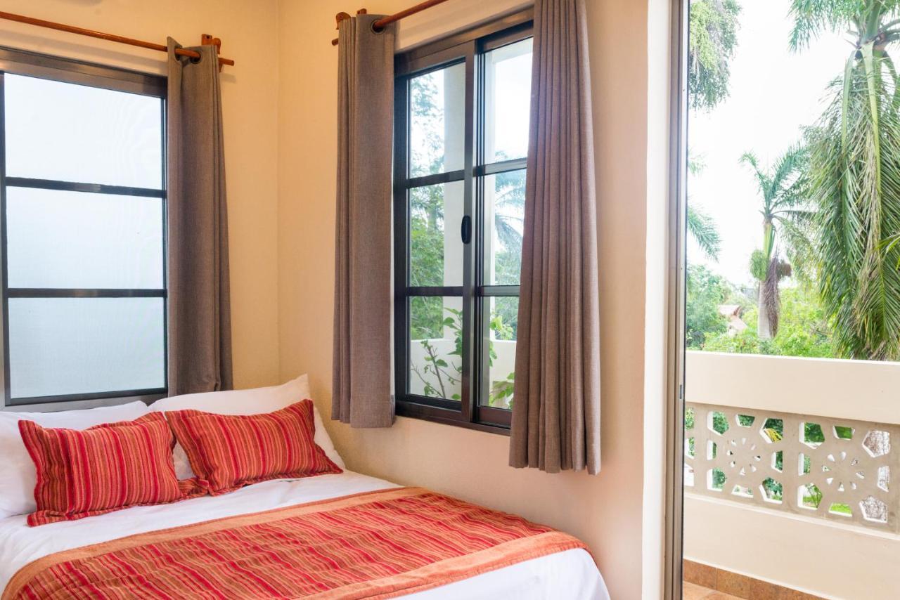 Alamos Inn Hotel Con Jacuzzi Y Piscina カンクン エクステリア 写真