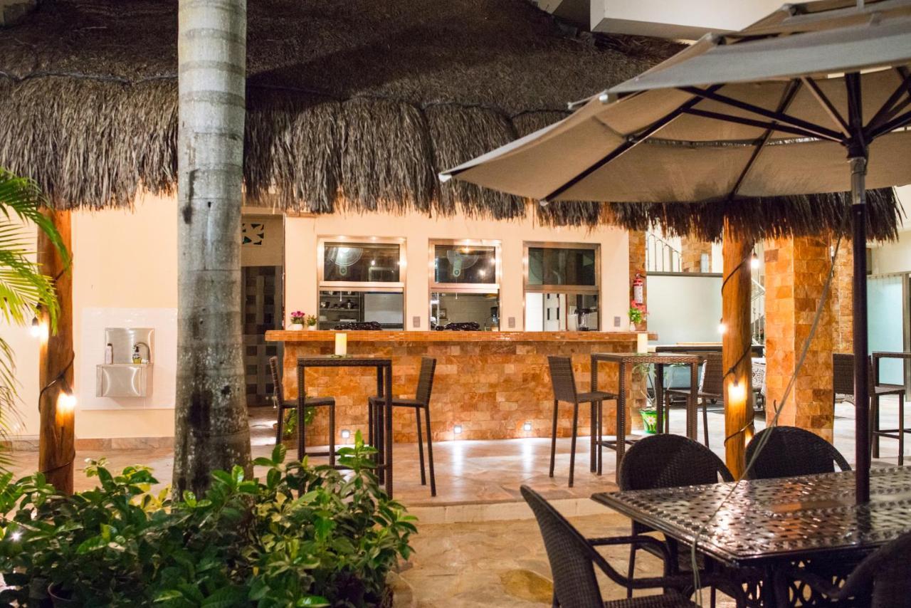 Alamos Inn Hotel Con Jacuzzi Y Piscina カンクン エクステリア 写真