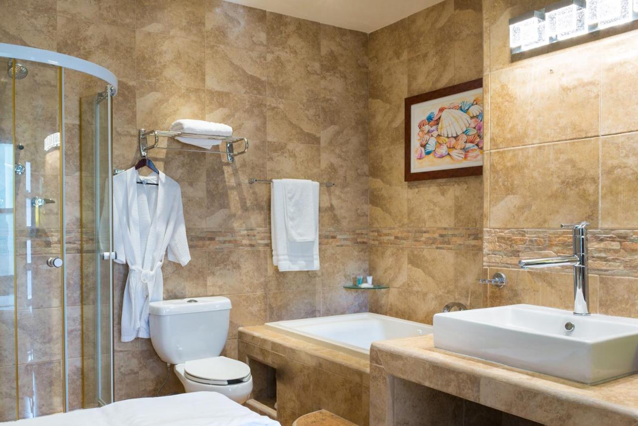 Alamos Inn Hotel Con Jacuzzi Y Piscina カンクン エクステリア 写真